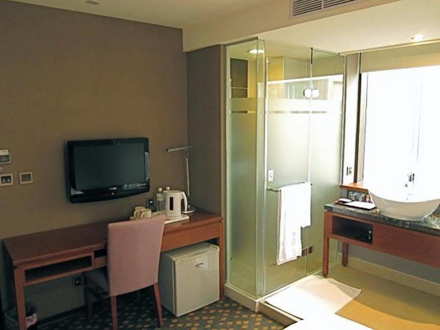 Orange Hotel - Linsen, Taipei Extérieur photo